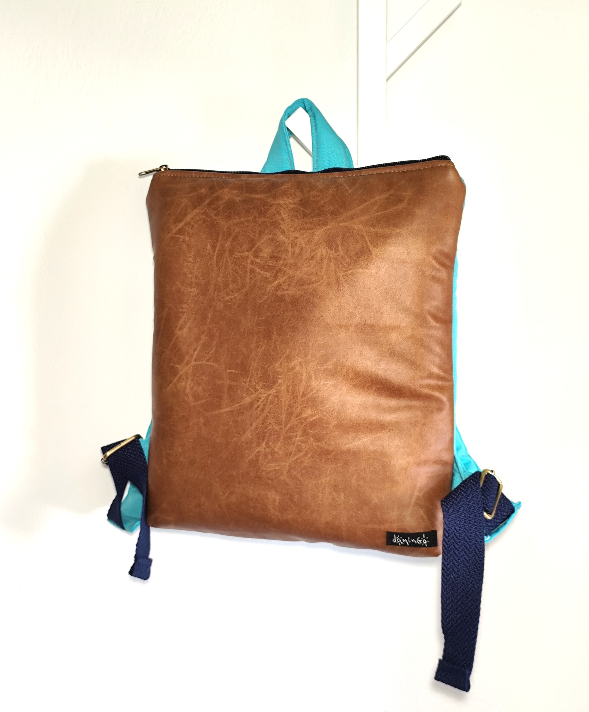 Urban Twist Puffer Backpack Medium